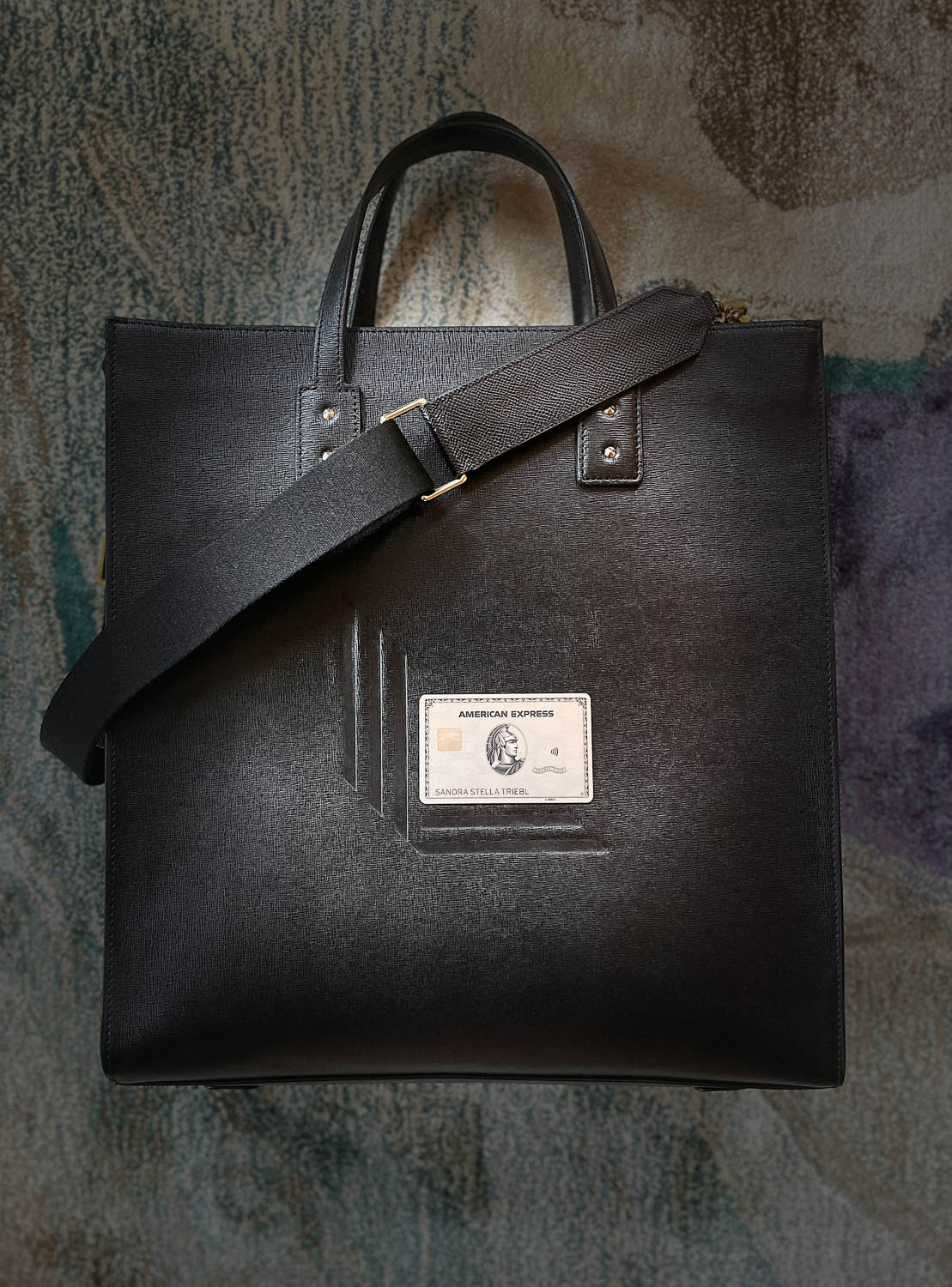 Wir schenken dir ein Echtleder-Businessbag mit Beauty-Box für CHF 450.00 …