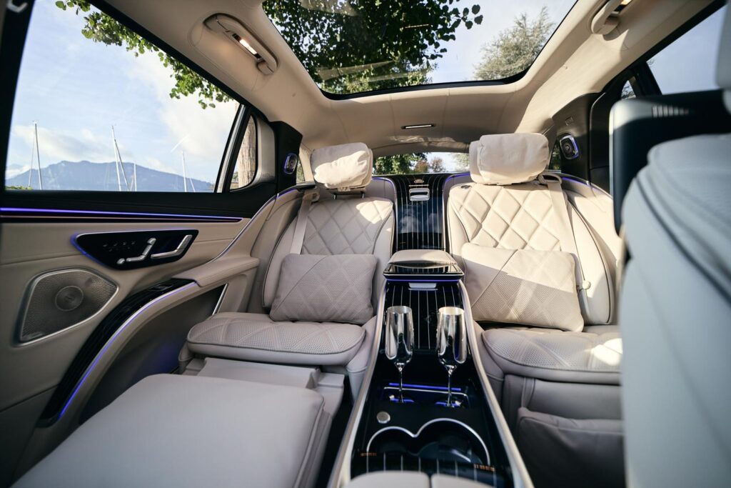 Ladies Drive No. 70. NOBLESSE OBLIGE: Mercedes-Maybach EQS 680 SUV