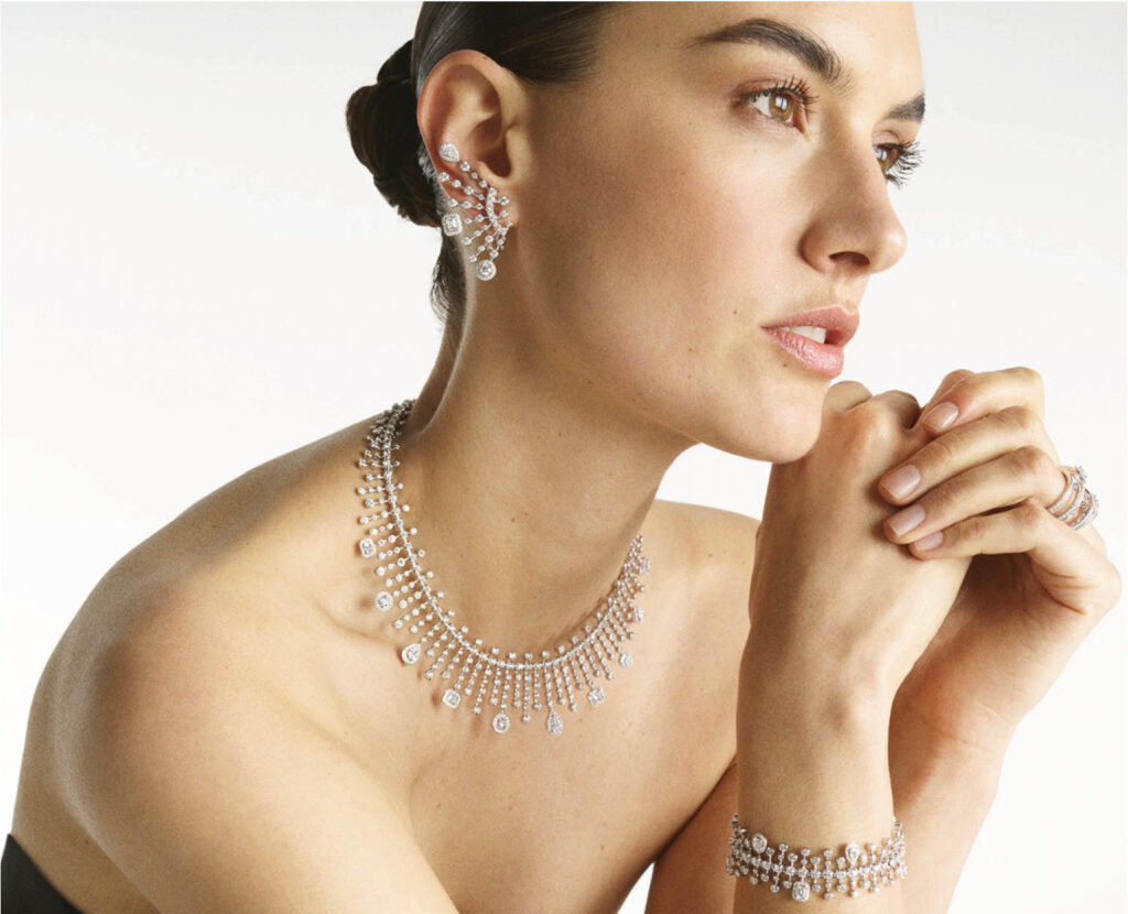 Ladies Drive No. 70: Watches & Jewelry. SARTORO GENÈVE