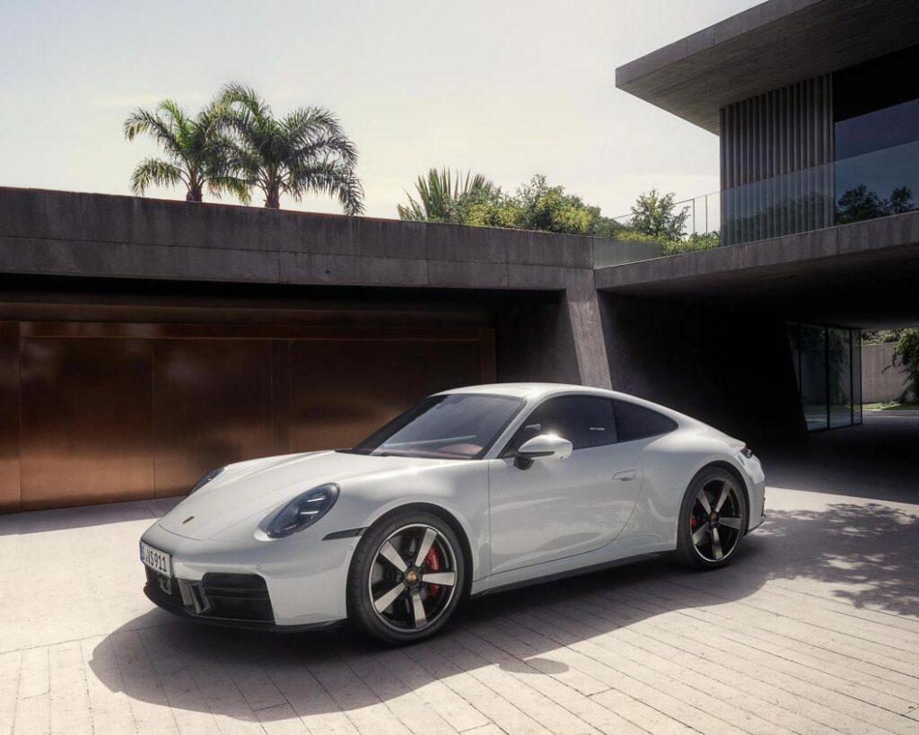 Ladies Drive No. 70. With a Porsche 911 and Alexis on the Road