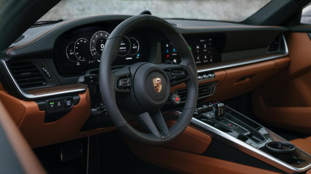 Ladies Drive No. 70. With a Porsche 911 and Alexis on the Road