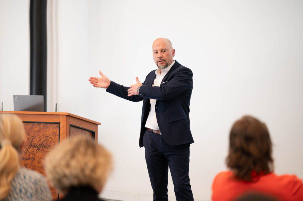League of Leading Ladies Conference 2025. Dr. Thomas Gitzel - Workshop Host