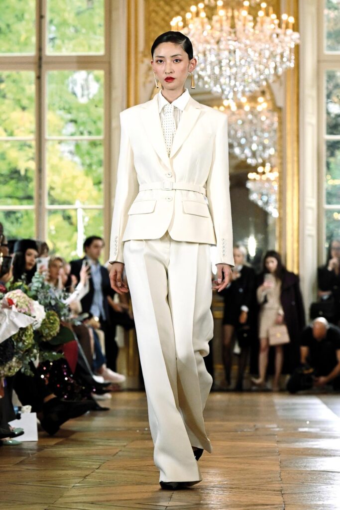 Fashion in Ladies Drive No. 72. Mazini