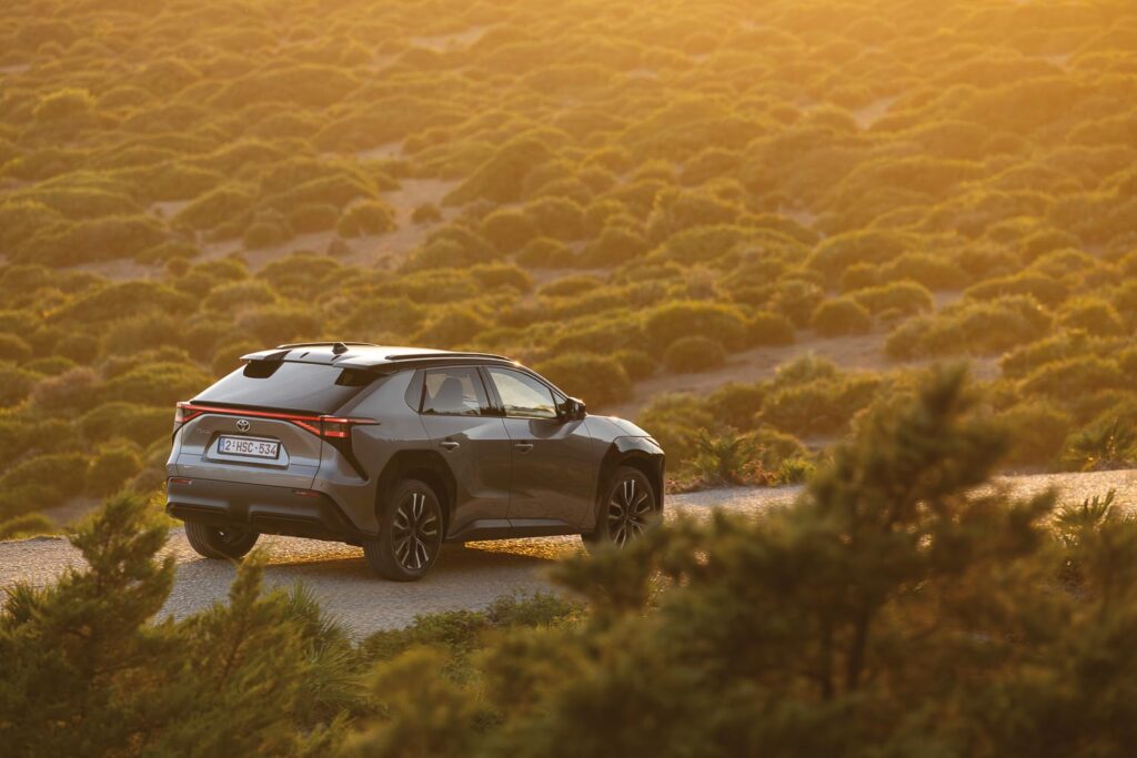 Ladies Drive No. 73. Toyota bZ4X: Taiyō no ki