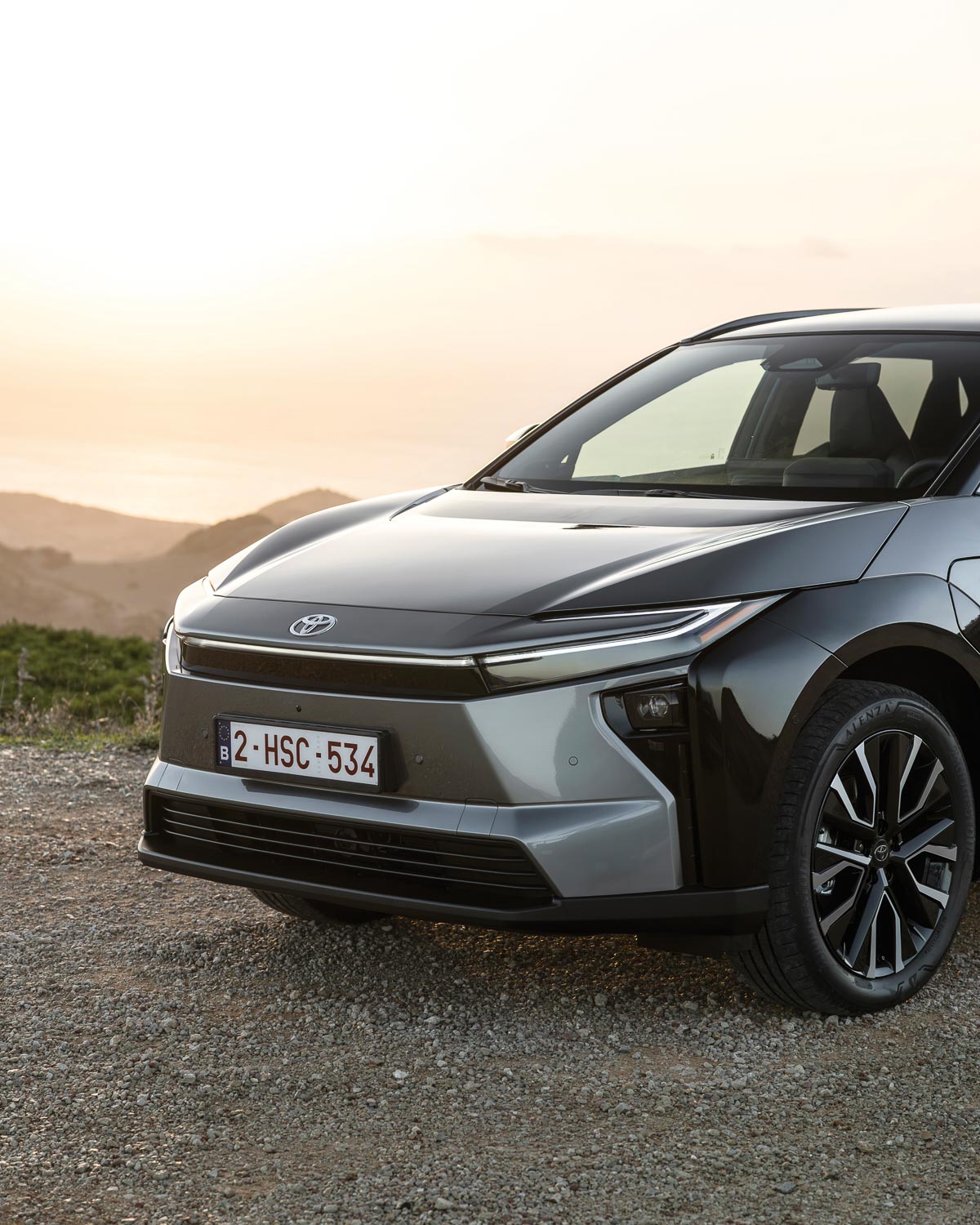 Ladies Drive No. 73. Toyota bZ4X: Taiyō no ki