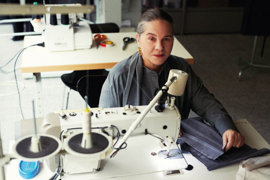 Ladies Drive No. 74. Women Support Women. Stefania Samadelli, Paradis Collections