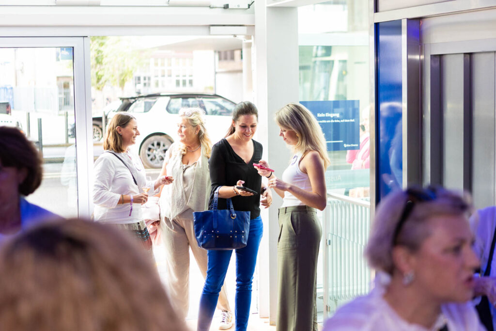 Impressionen vom Ladies Drive Bargespräche 81 im blue Cinema Abaton in Zürich.