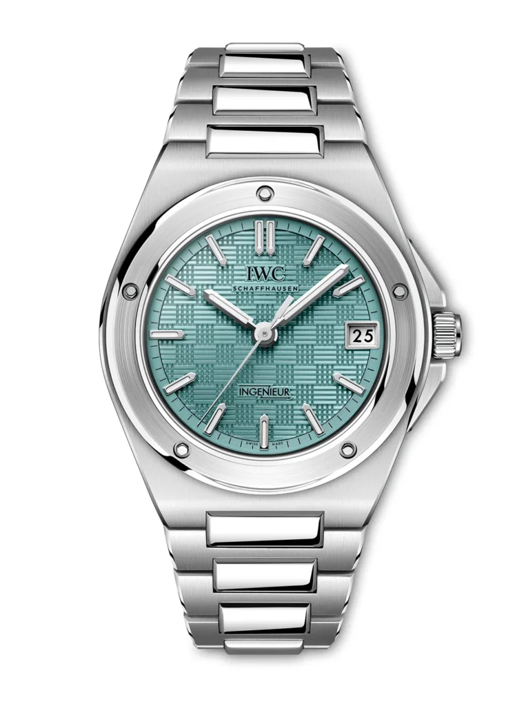IWC Ingenieur Automatic mit 35-mm-Gehäuse und Zifferblatt in der Farbe Pool, inspiriert vom Design von Gérald Genta.