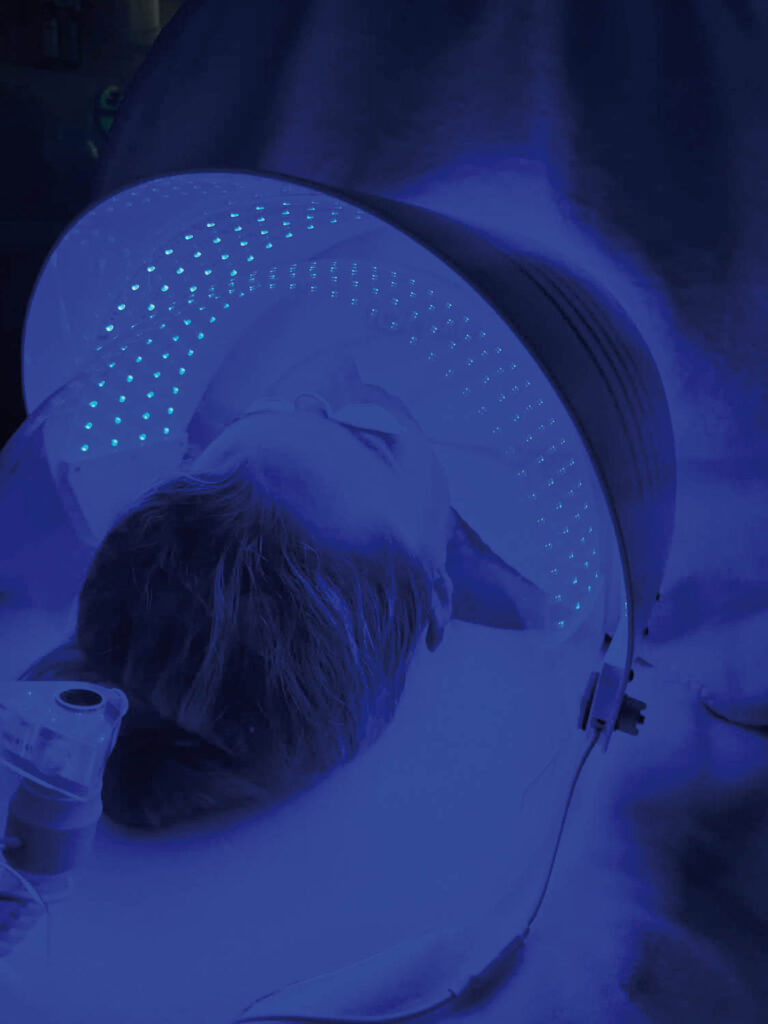 Triple-Detox-Behandlung mit Infrarot- und Lichttherapie im Mount Med Resort in der Tiroler Wildschönau.