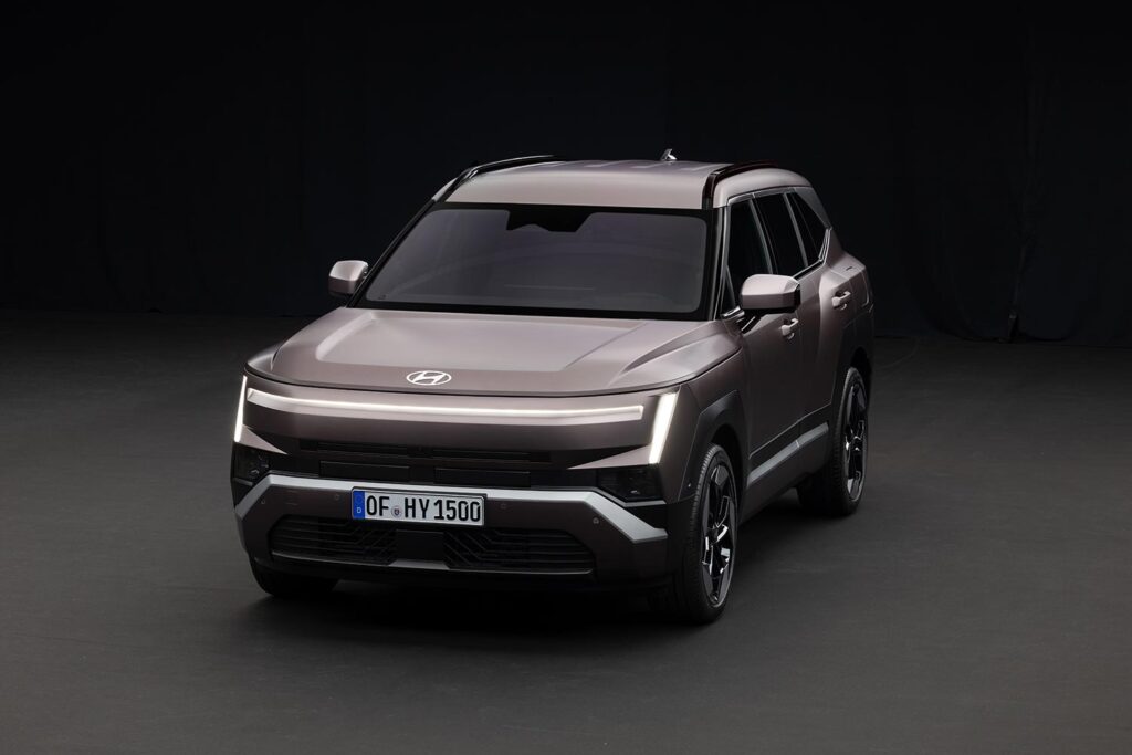 Front view of the all-new Hyundai TUCSON