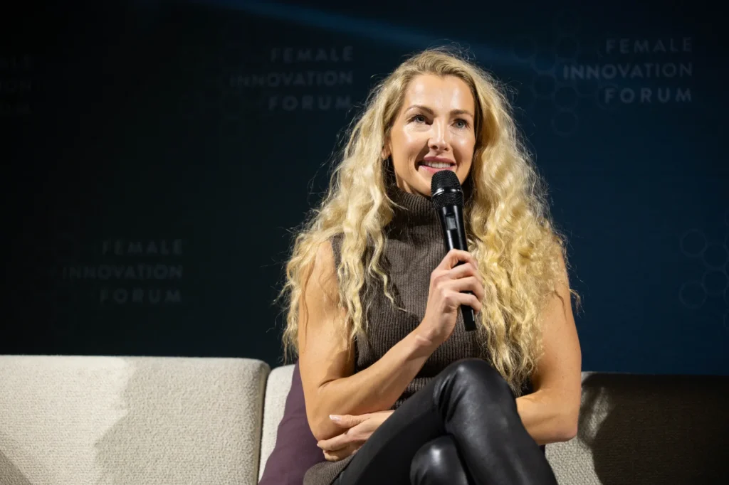 Dr. Vanessa Craig, Gründerin von Formettā, spricht beim Kamingespräch am Female Innovation Forum 2026.