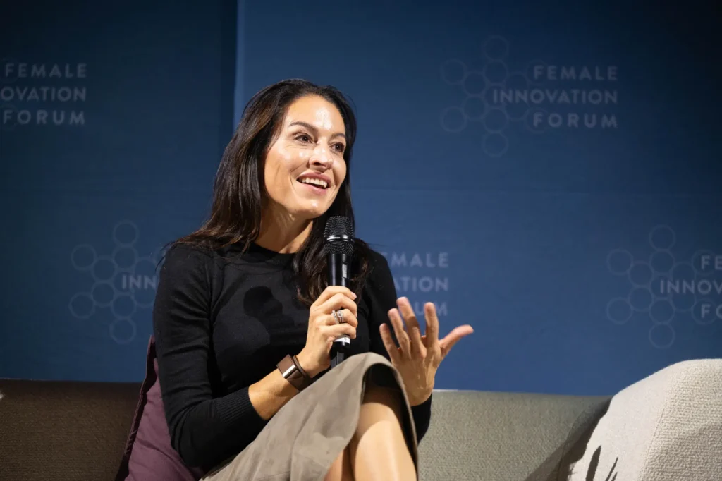 Vanesa Trütsch von Formettā spricht beim Kamingespräch am Female Innovation Forum 2026.