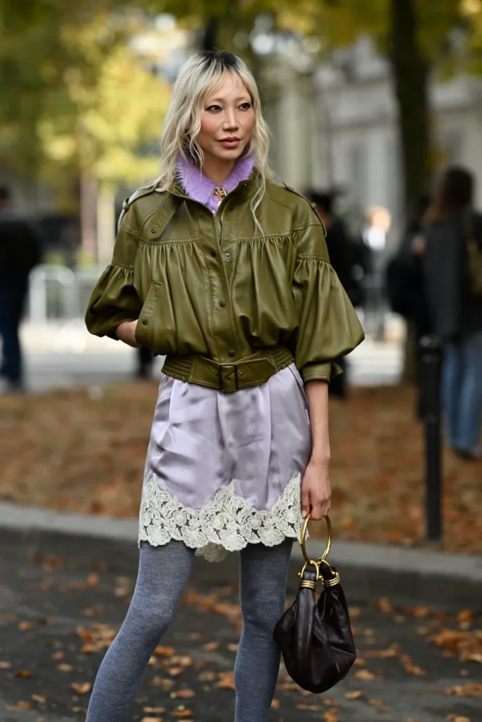 Playful Combinations – kreative Kombinationen verschiedener Farben, Muster und Stilrichtungen als Street-Style-Trend 2026, fotografiert von Yvonne Aeberhard Stutz während der Fashion Weeks in Mailand und Paris.