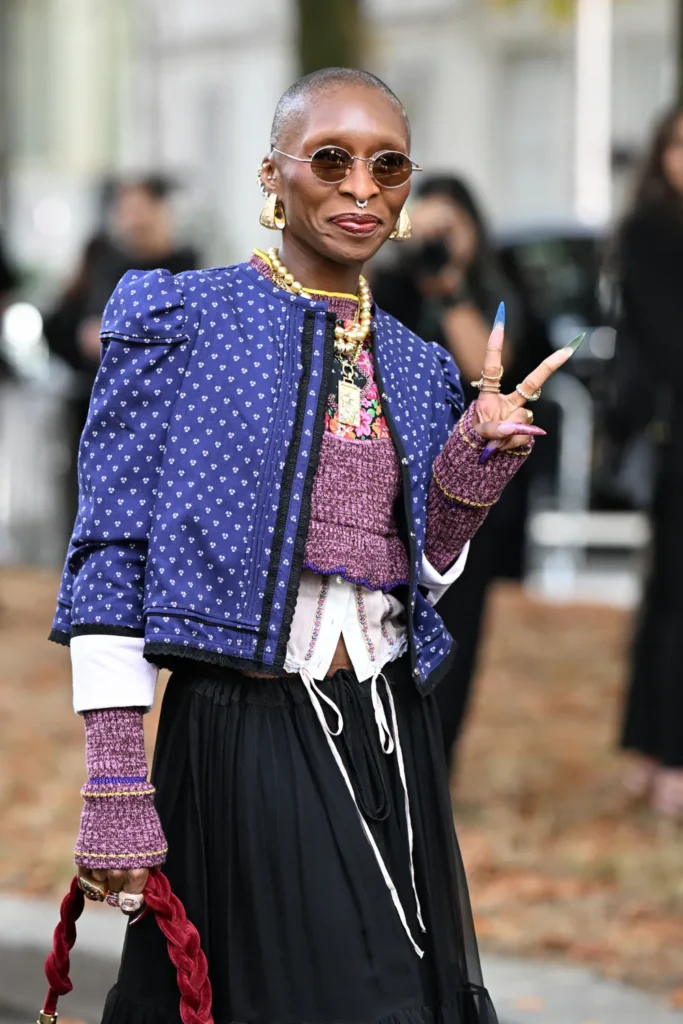 Playful Combinations – kreative Kombinationen verschiedener Farben, Muster und Stilrichtungen als Street-Style-Trend 2026, fotografiert von Yvonne Aeberhard Stutz während der Fashion Weeks in Mailand und Paris.