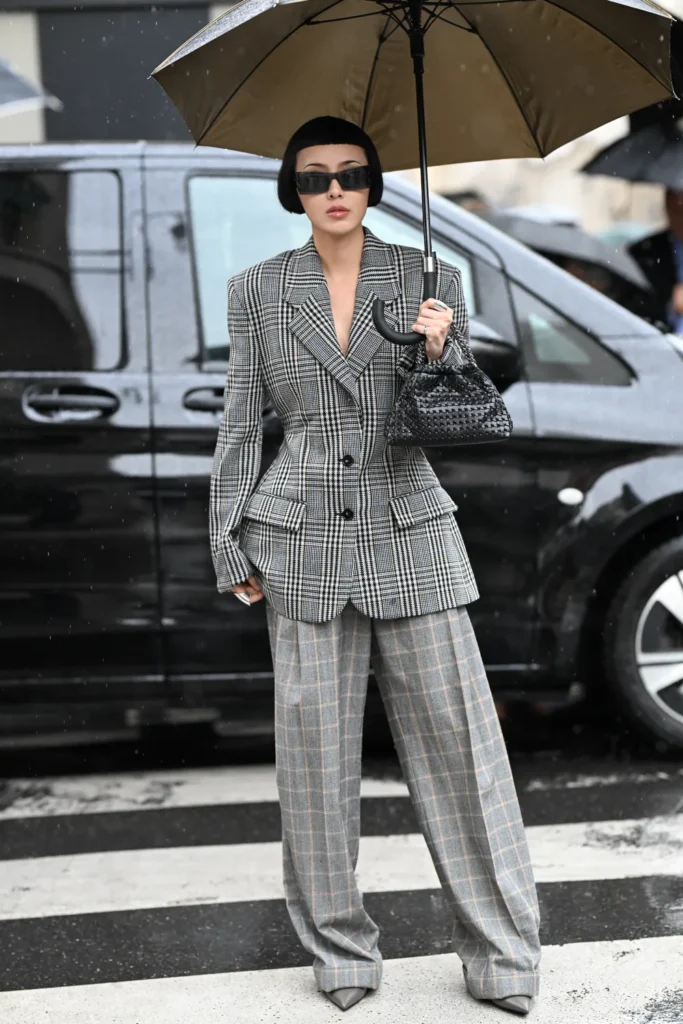 Masculine Tailoring als Street-Style-Trend 2026, fotografiert von Yvonne Aeberhard Stutz während der Fashion Weeks in Mailand und Paris.